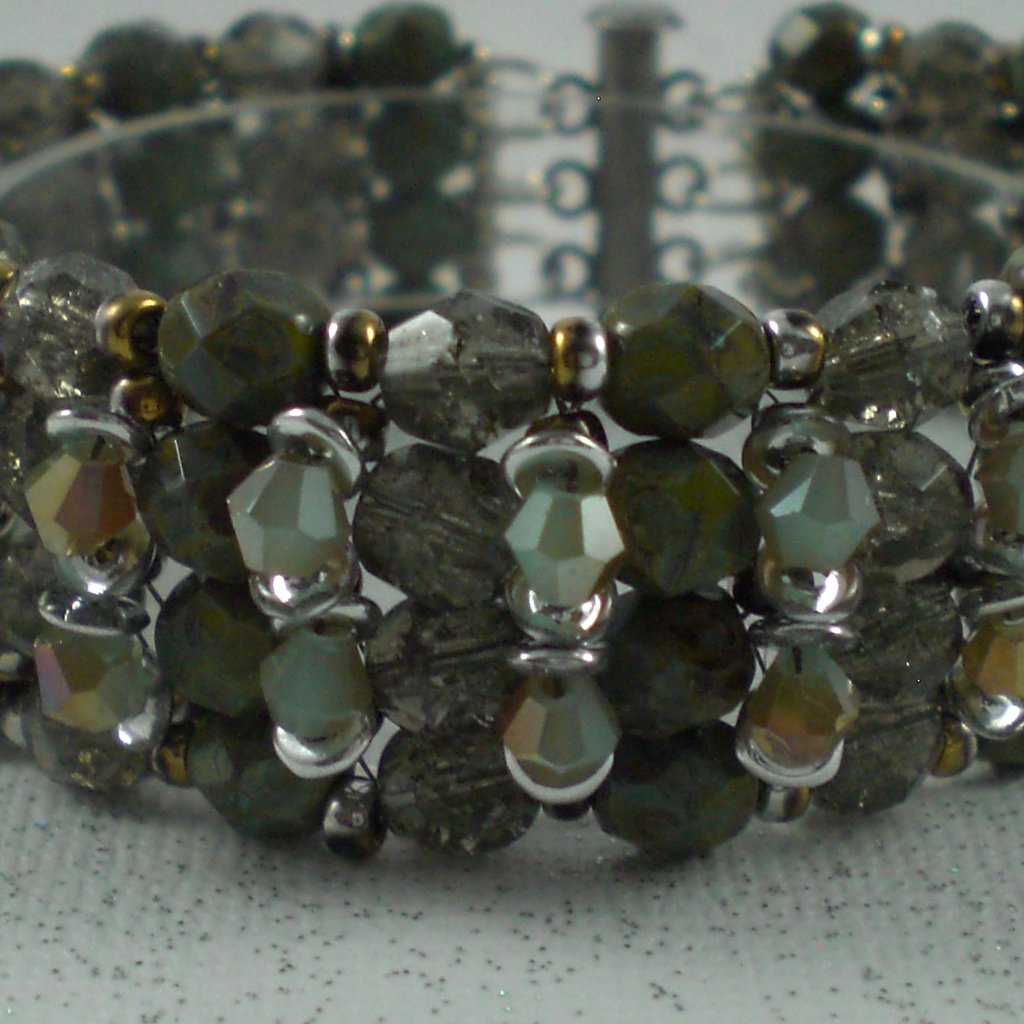 Olivine Pebble Rock Bracelet